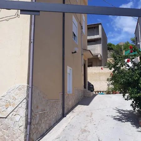 Al Faro Bed and Breakfast Realmonte Buitenkant foto